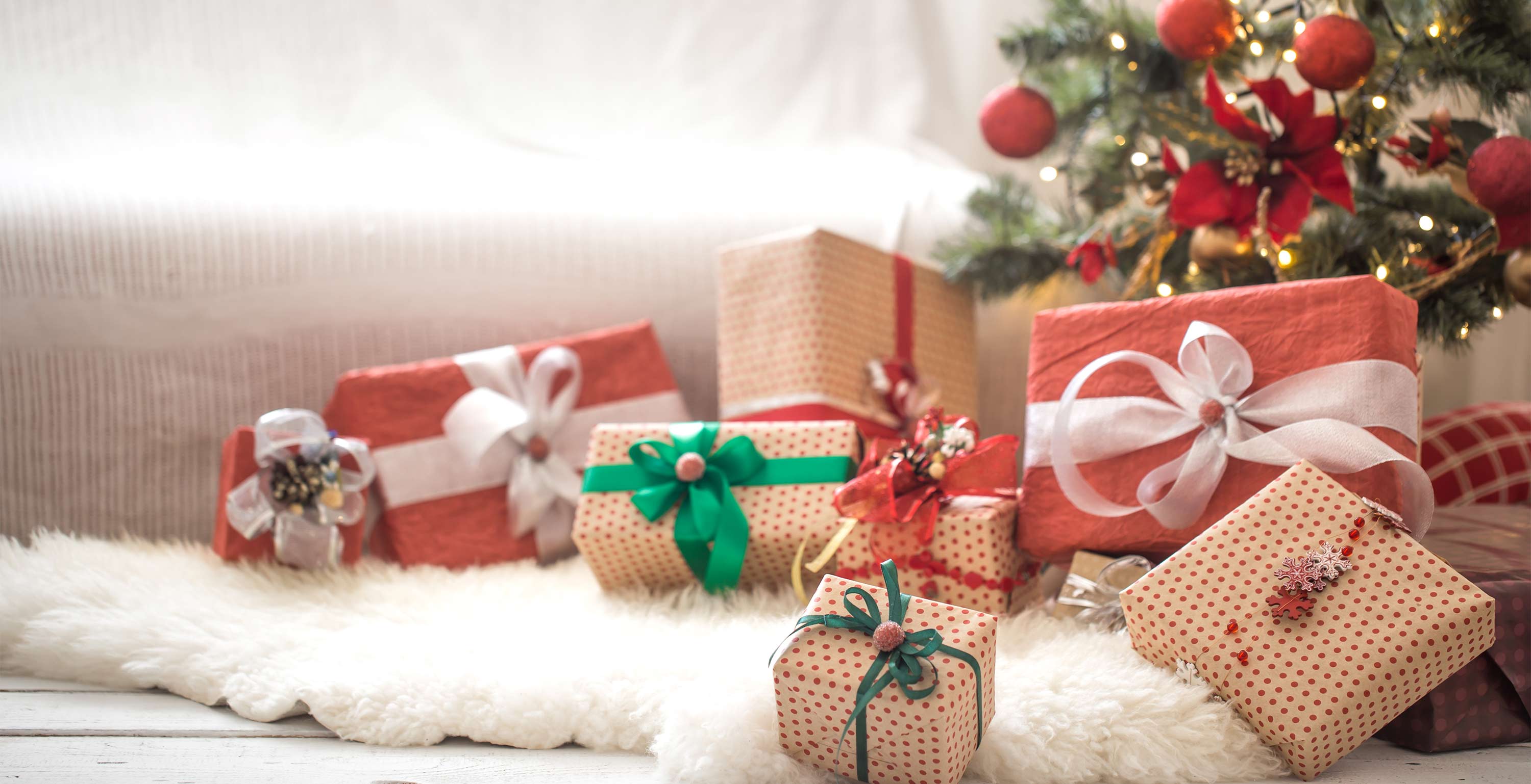 custom christmas present ideas, custom ornaments for christmas, custom gift boxes