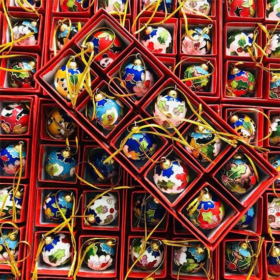 custom christmas present ideas, custom ornaments for christmas, custom gift boxes